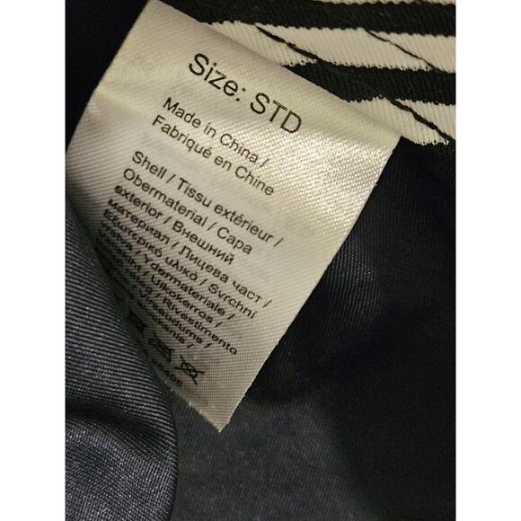 Helly Hansen Viking Cruise Line LifaInside Lightweight Dark Blue Hat New - Picture 4 of 6